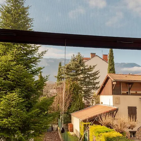 House With Garden And Parking 1 Min From Grenoble Holiday home