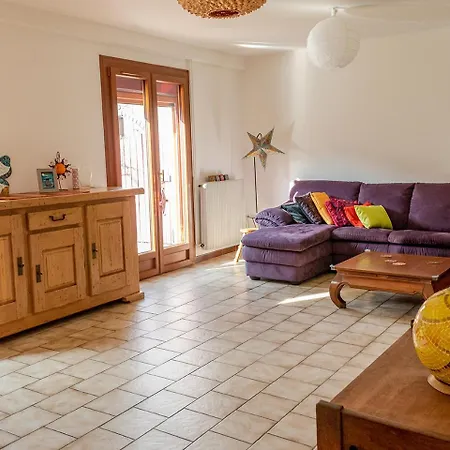 House With Garden And Parking 1 Min From Grenoble Fontaine (Rhone-Alps)